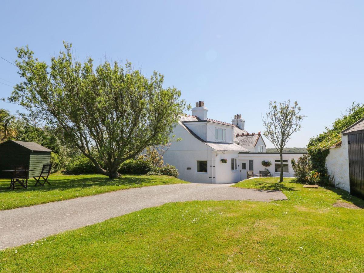 Charming 2 Bed House Near Rhoscolyn Discounts For Holyhead Exterior foto