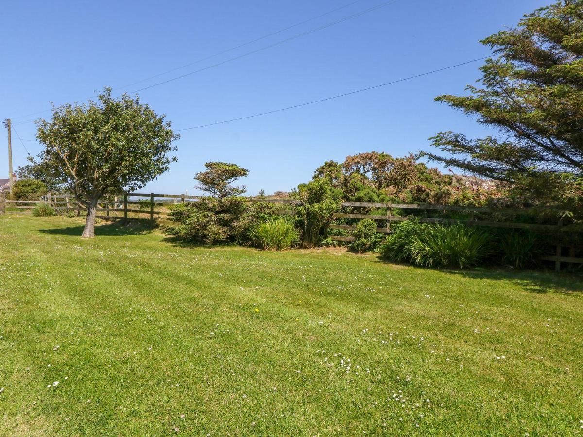 Charming 2 Bed House Near Rhoscolyn Discounts For Holyhead Exterior foto