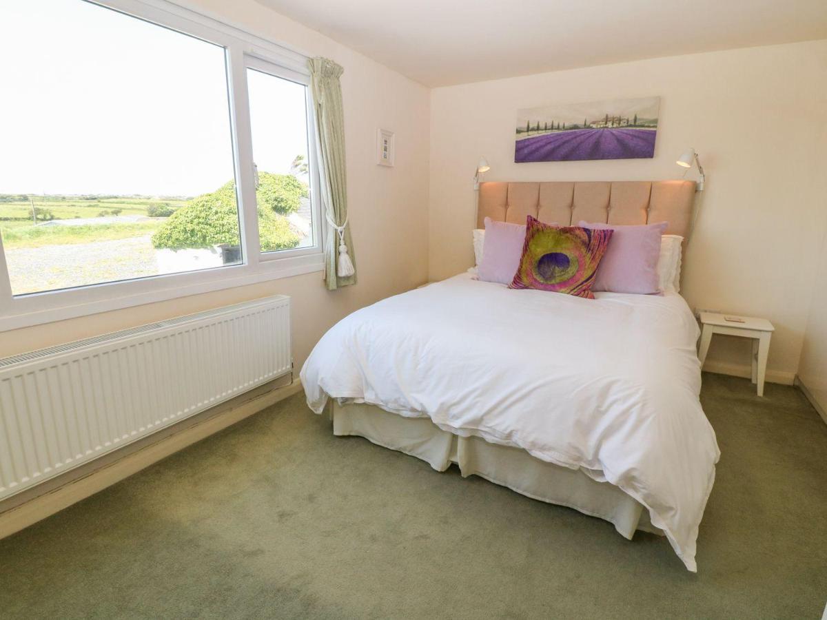 Charming 2 Bed House Near Rhoscolyn Discounts For Holyhead Exterior foto