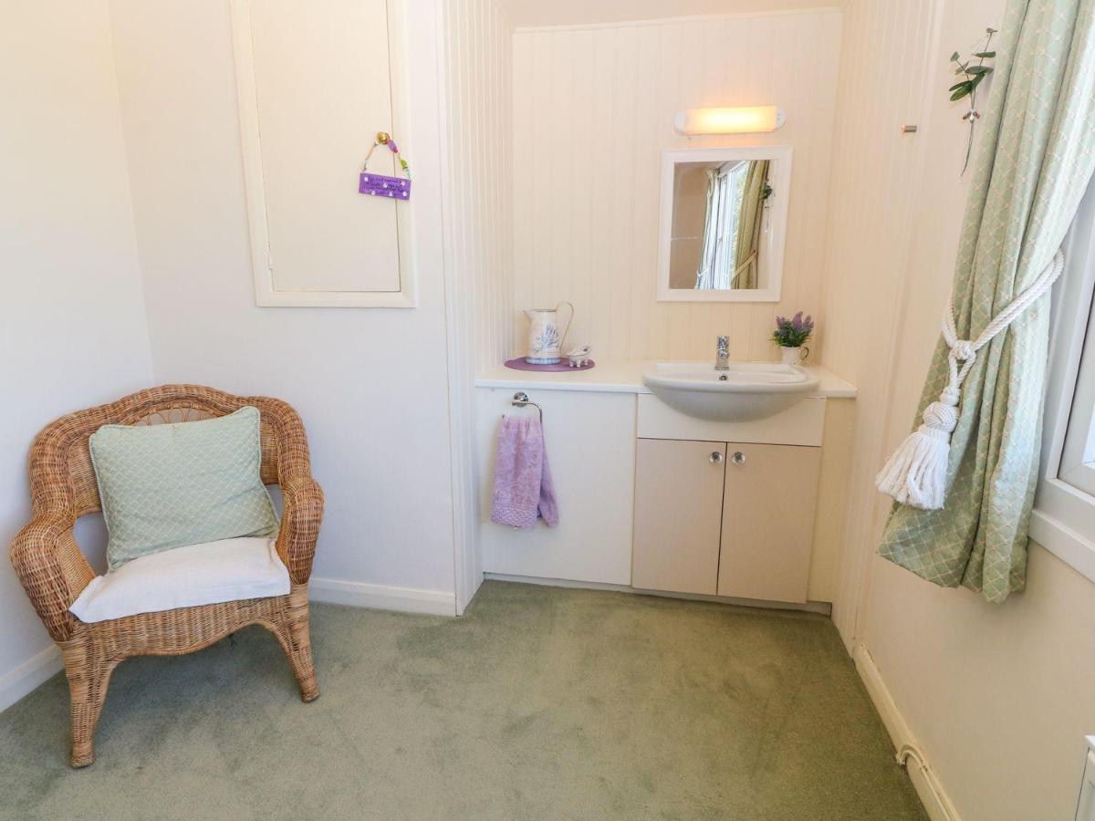 Charming 2 Bed House Near Rhoscolyn Discounts For Holyhead Exterior foto