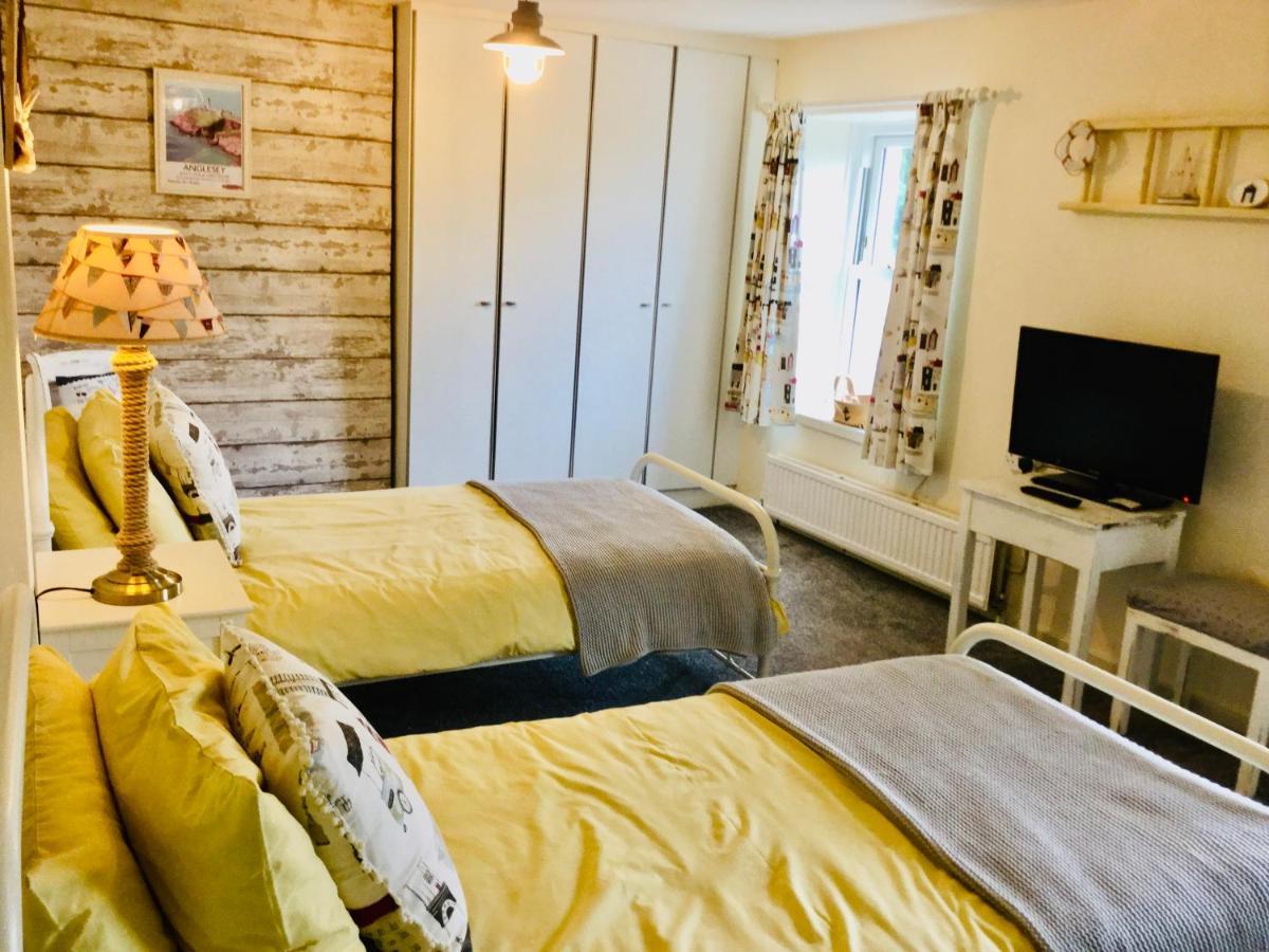 Charming 2 Bed House Near Rhoscolyn Discounts For Holyhead Exterior foto